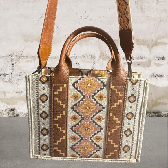 Wrangler NWOT Canvas & Leather Aztec Print Satchel or Crossbody Bag - Picture 5 of 8